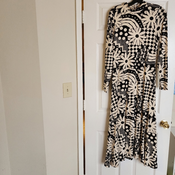 Sold - Picture 2 of 6